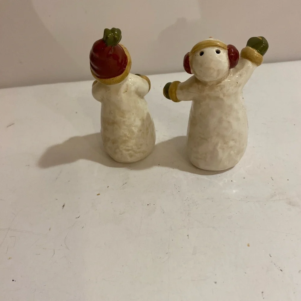 Snowmen Salt and Pepper Shakers (KA)